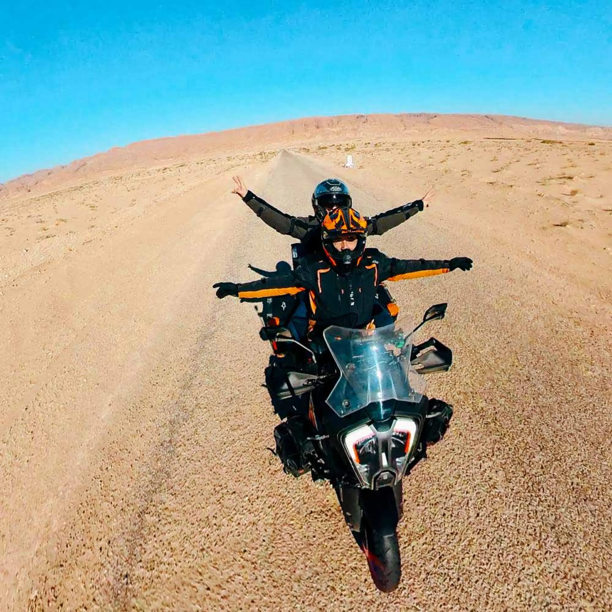 come funziona un viaggio in moto fai da te